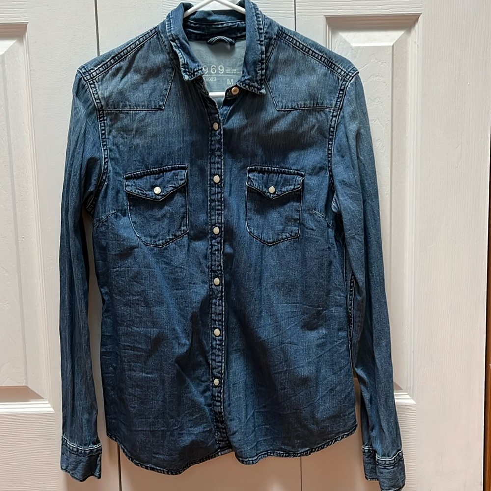 Gap denim shirt size M